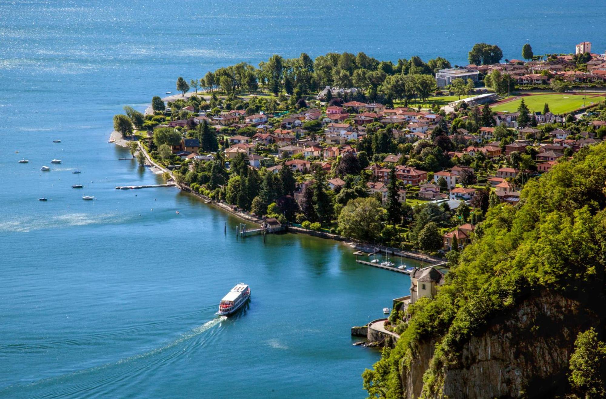 Casa Del Borgo "Aria & Acqua" Sul Lago Maggiore Maccagno Exterior photo