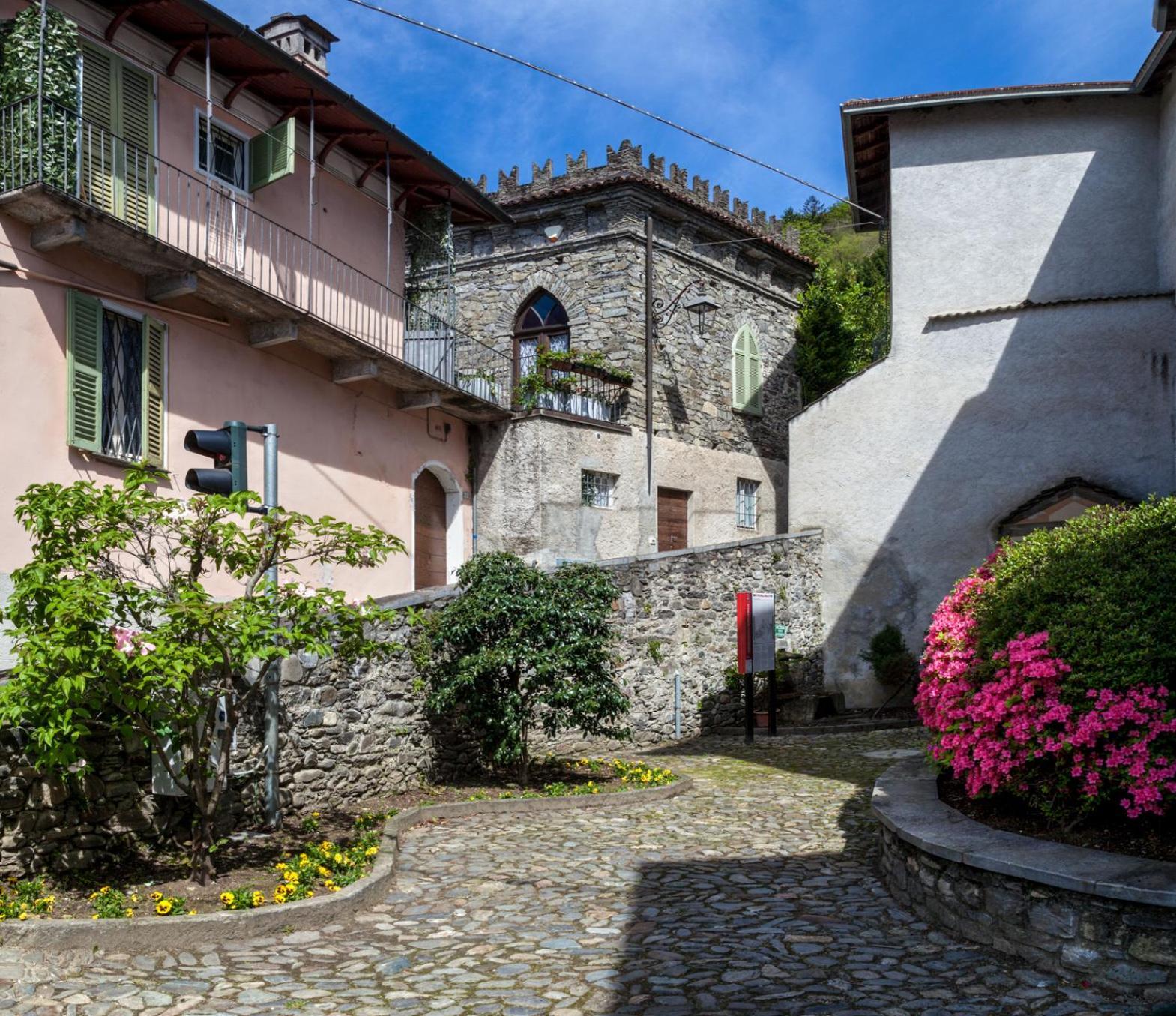 Casa Del Borgo "Aria & Acqua" Sul Lago Maggiore Maccagno Exterior photo