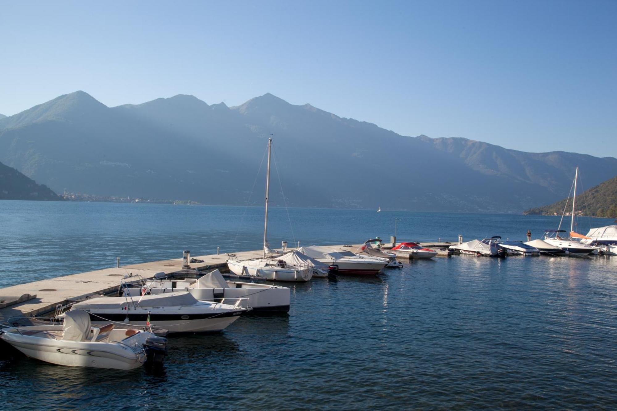 Casa Del Borgo "Aria & Acqua" Sul Lago Maggiore Maccagno Exterior photo