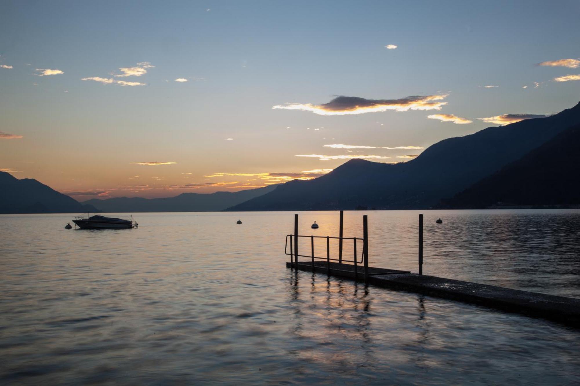 Casa Del Borgo "Aria & Acqua" Sul Lago Maggiore Maccagno Exterior photo