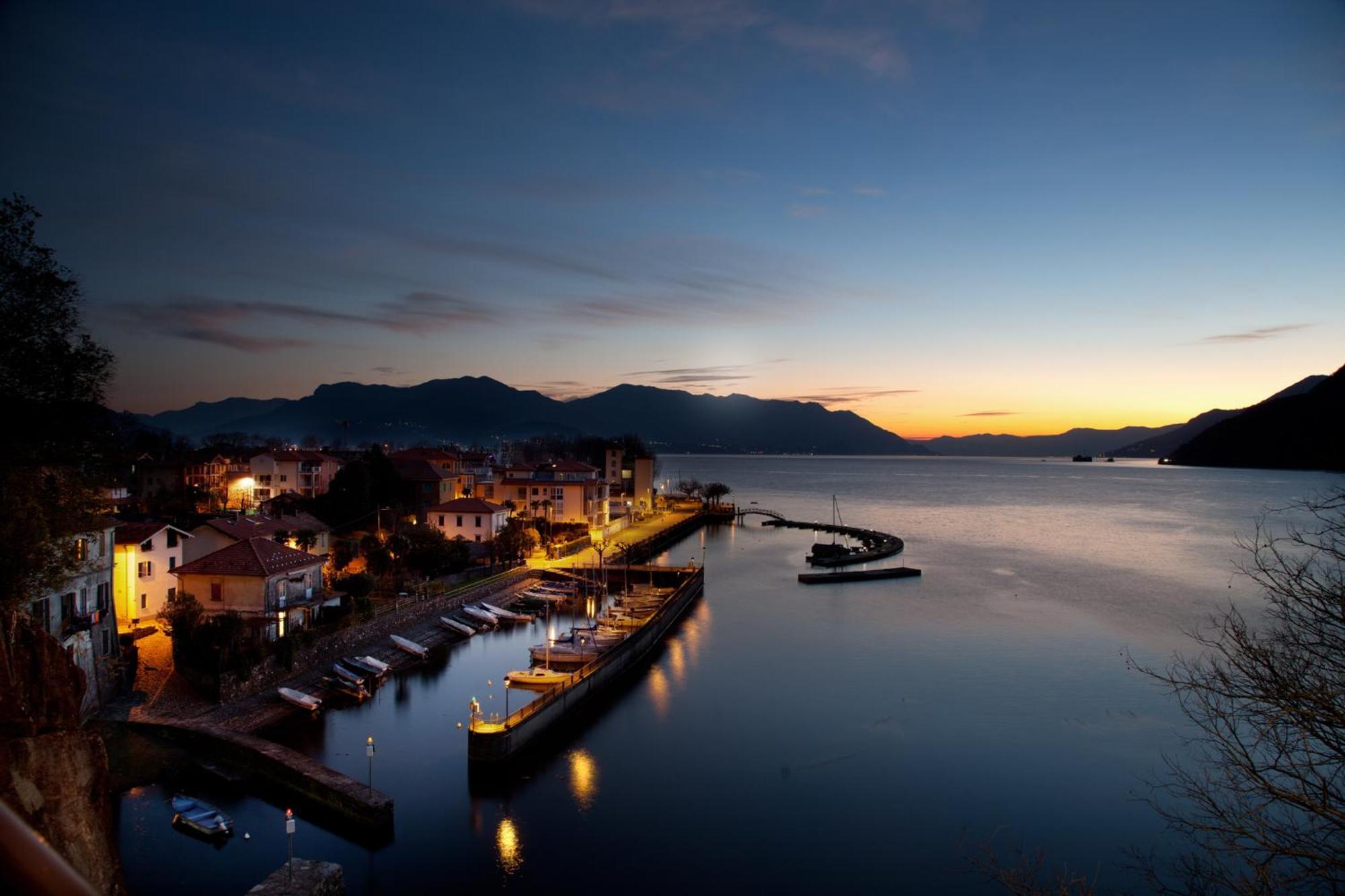 Casa Del Borgo "Aria & Acqua" Sul Lago Maggiore Maccagno Exterior photo